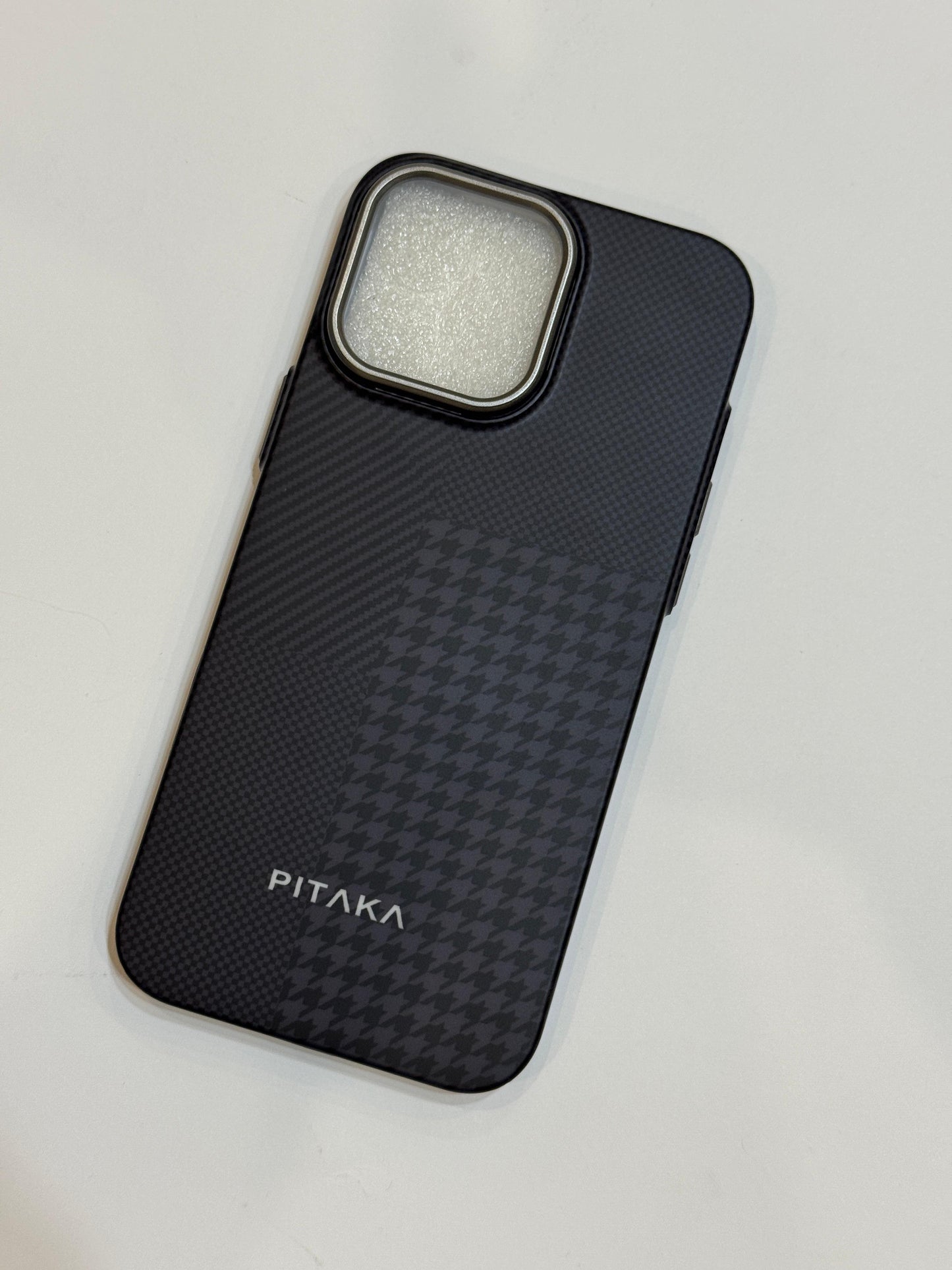 PITAKA Ultra-Slim iPhone Case – Shadow Hound stooth (Fusion Weaving® Series)