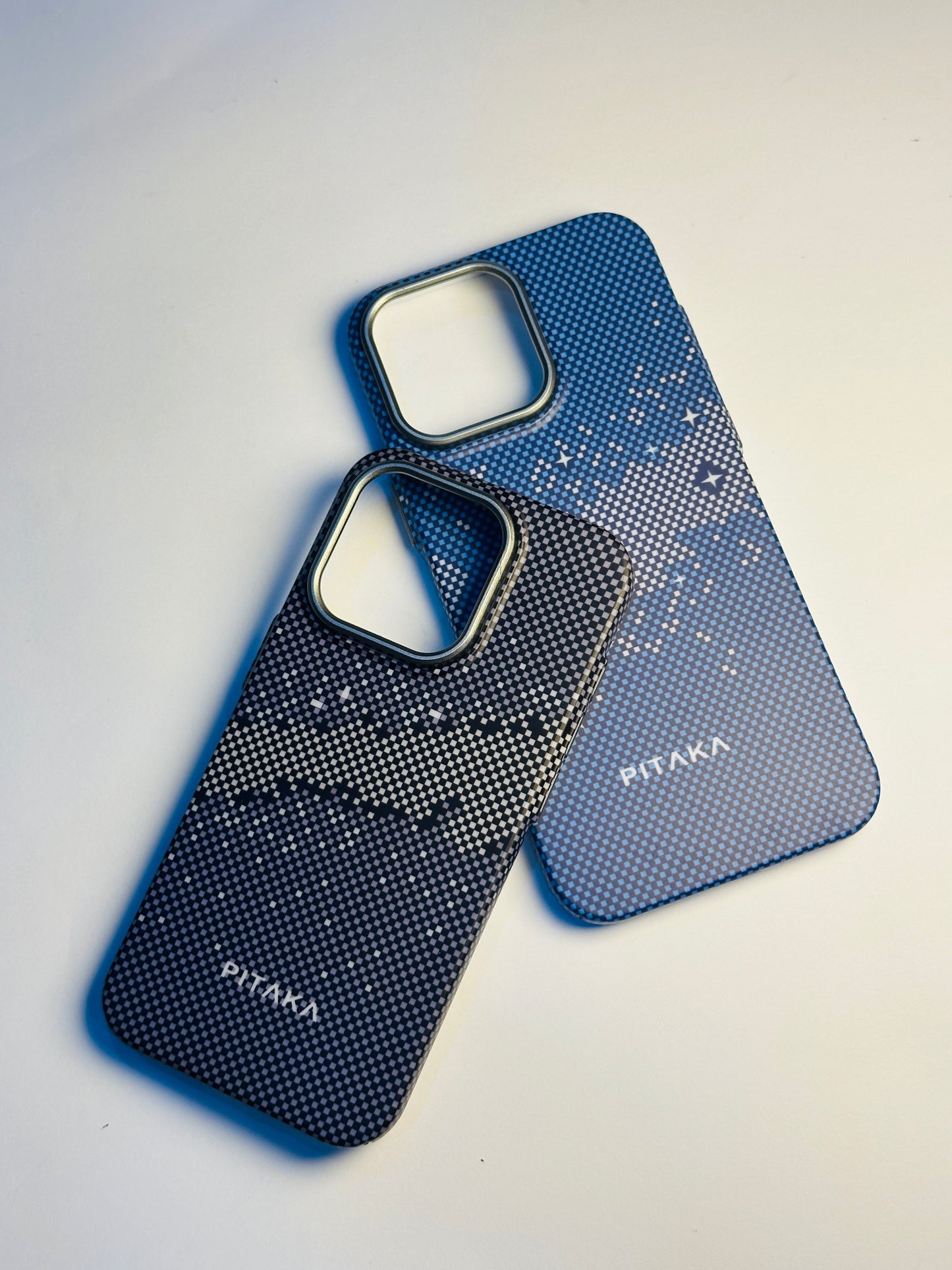 PITAKA Ultra-Slim iPhone Case – Carbon Weave (Fusion Weaving® Series)
